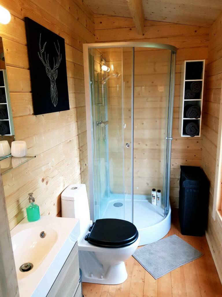 Un bungalow bois habitable de 18m² pour vos vacances : prix imbattable de 26 100€ 6 salle d eau bungalow bois holidaycamping